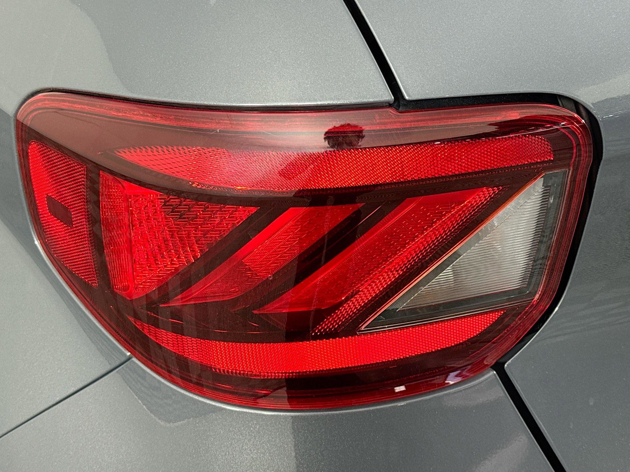 Used 2024 Hyundai Venue SEL image 35