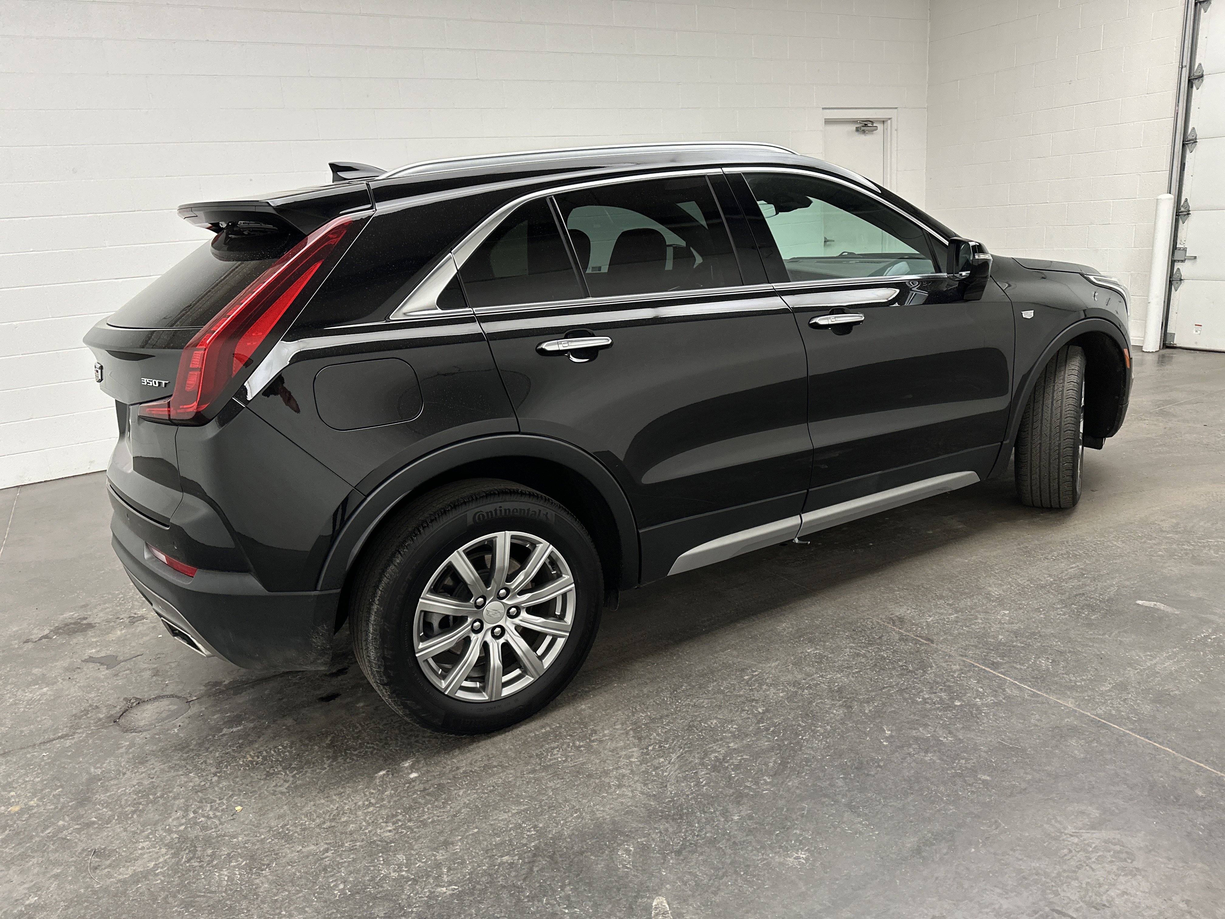 Used 2023 Cadillac XT4 Premium Luxury image 10