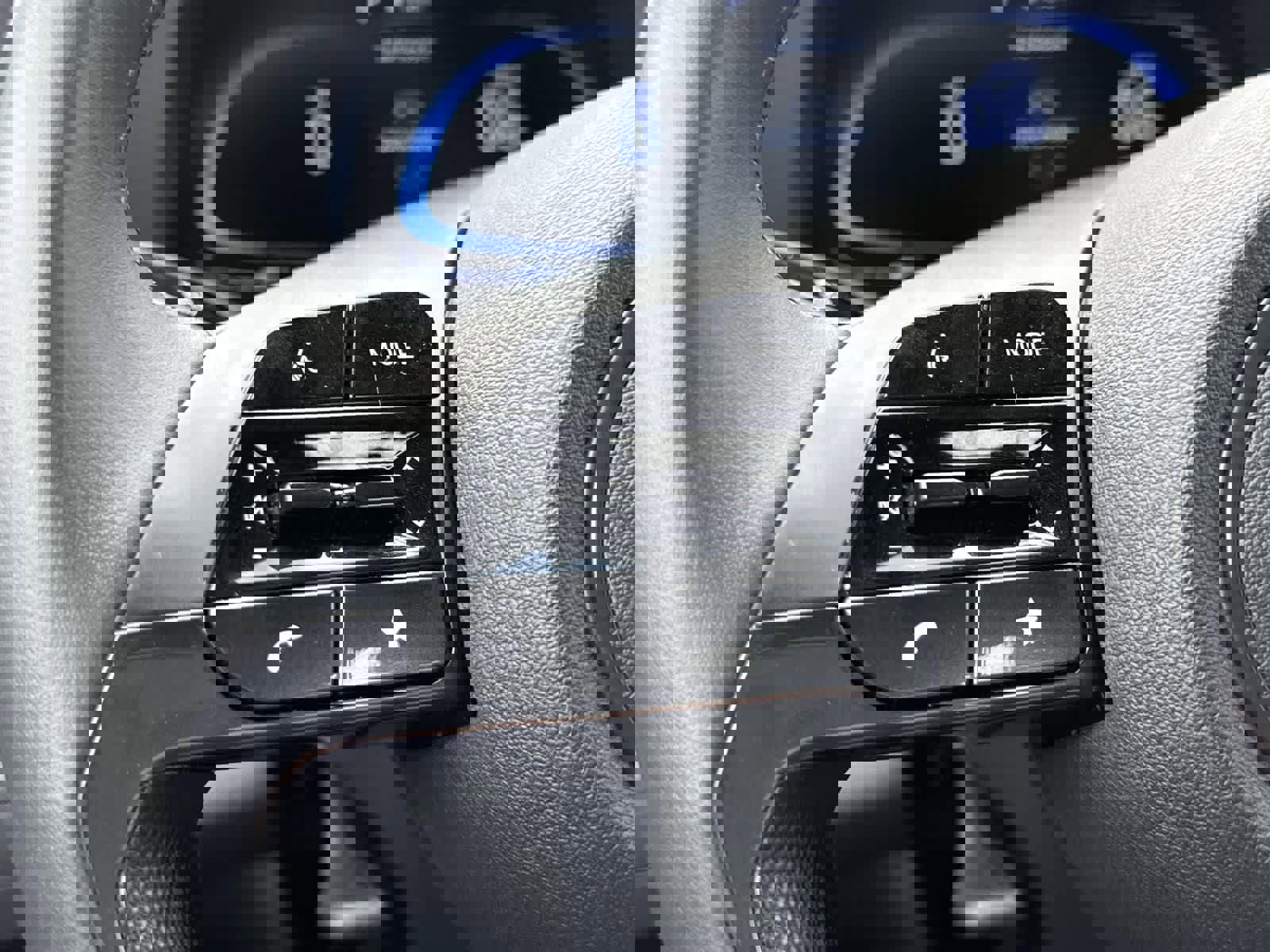 Certified 2025 Hyundai Elantra Sport image 10