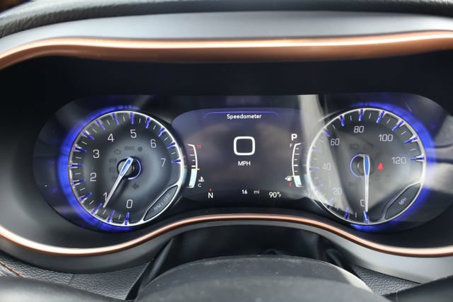 New 2027 Chrysler Pacifica Pinnacle w/ Theater Group FWD image 18