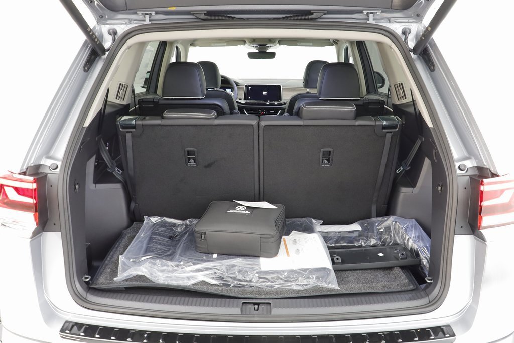 New 2026 Volkswagen Atlas SEL Premium R-Line image 18