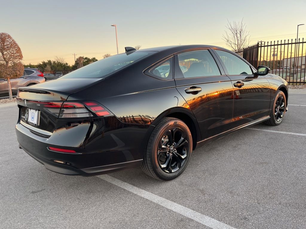 Used 2025 Honda Accord SE image 4