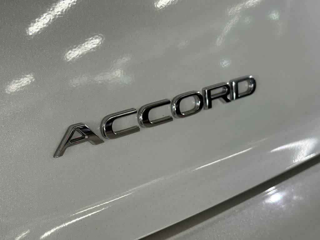 Used 2023 Honda Accord Touring image 11