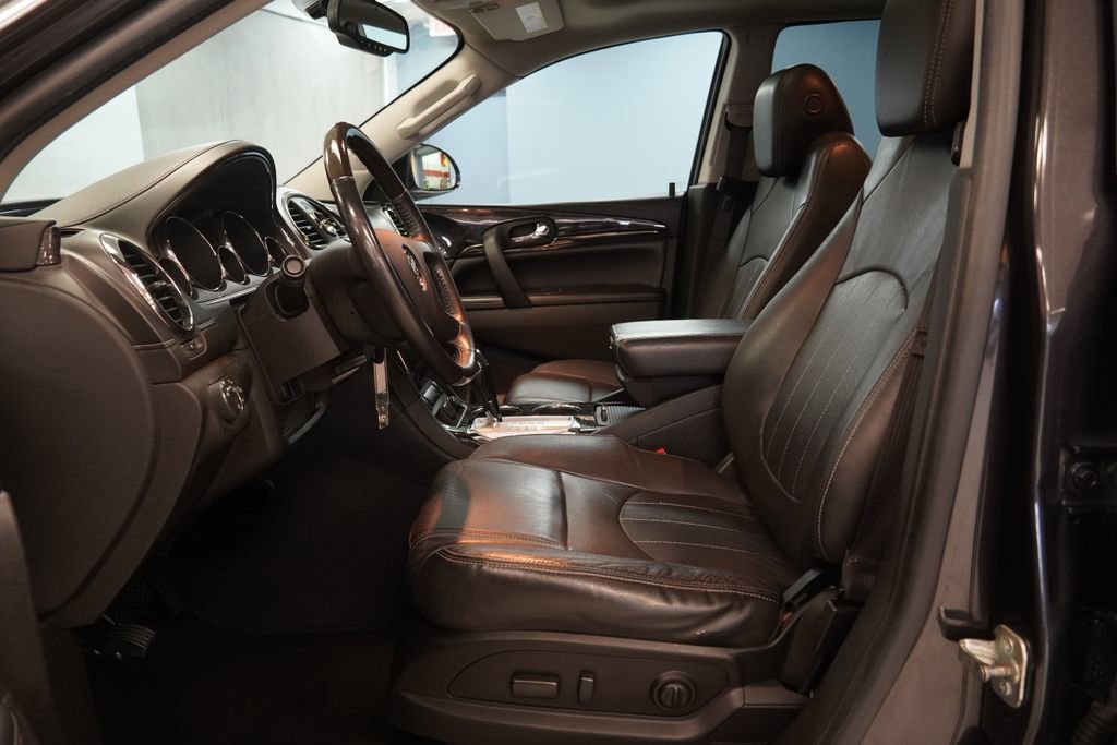 Used 2017 Buick Enclave Leather image 6