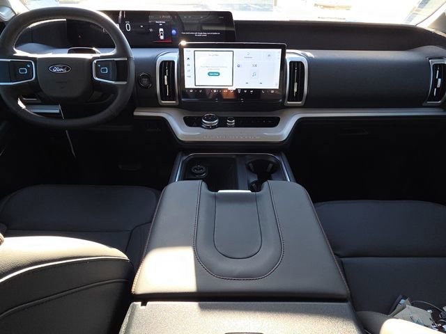 New 2025 Ford Expedition Active image 11