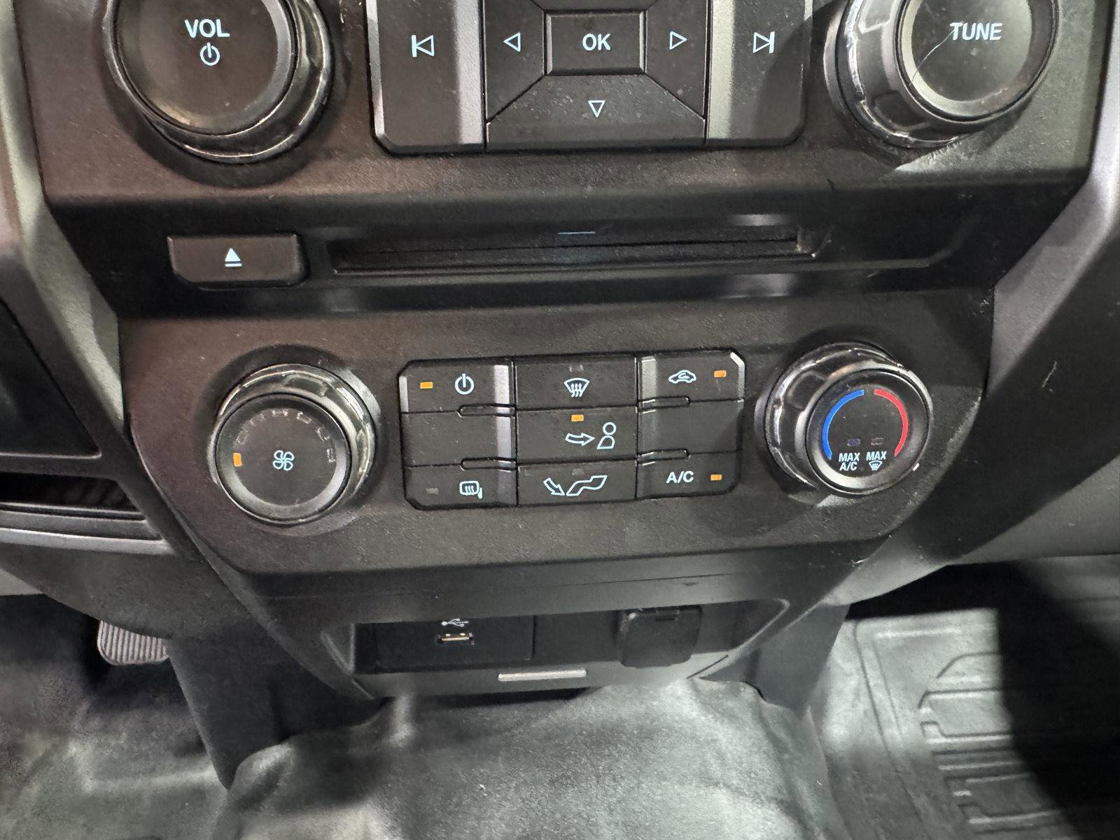 Certified 2017 Ford F150 XLT w/ Trailer Tow Package AWD/4WD image 23