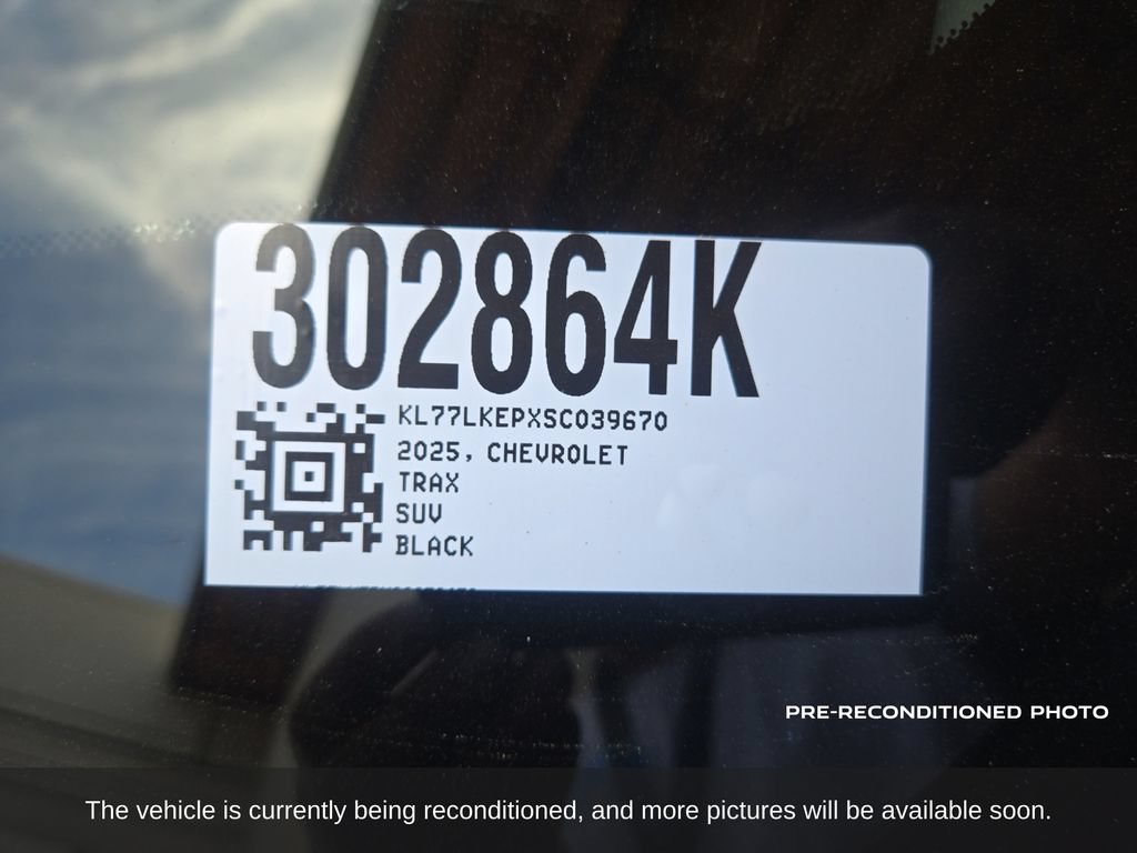 Used 2025 Chevrolet Trax ACTIV FWD image 19