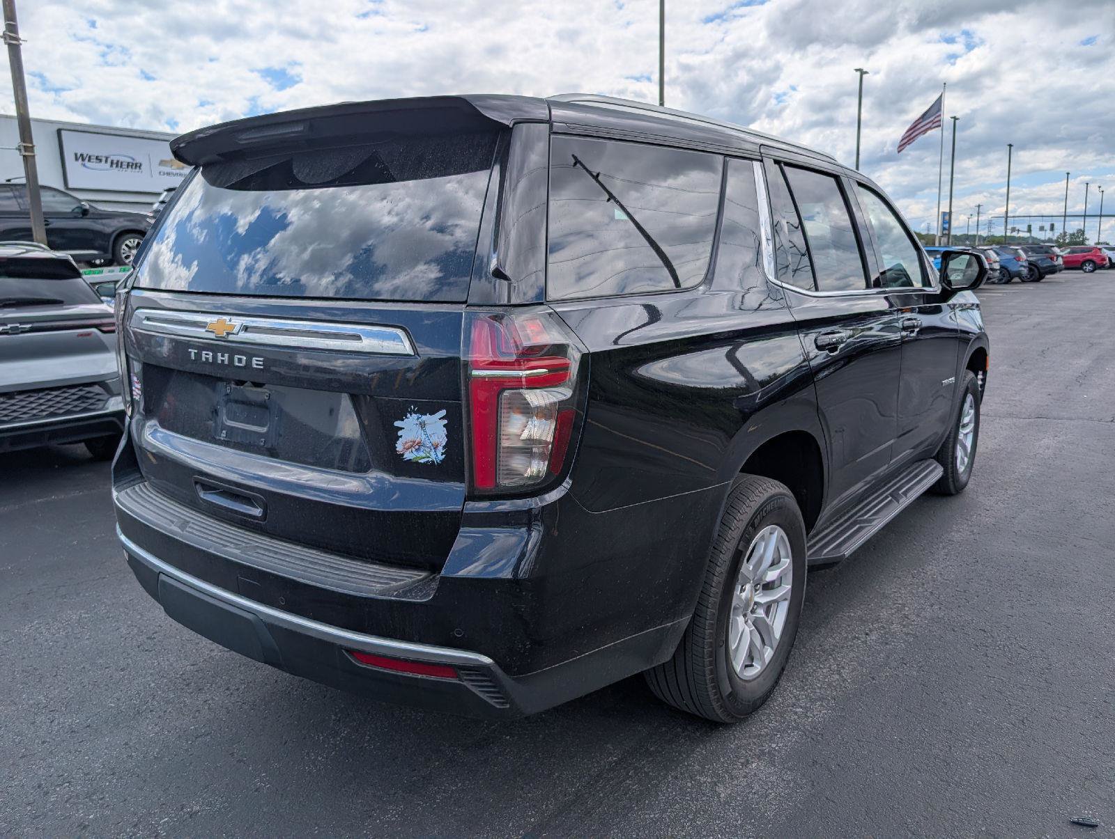 Used 2023 Chevrolet Tahoe LS AWD/4WD image 7
