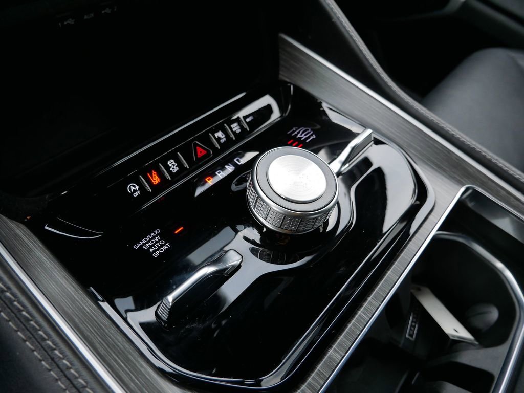 Used 2024 Jeep Wagoneer Series III image 20