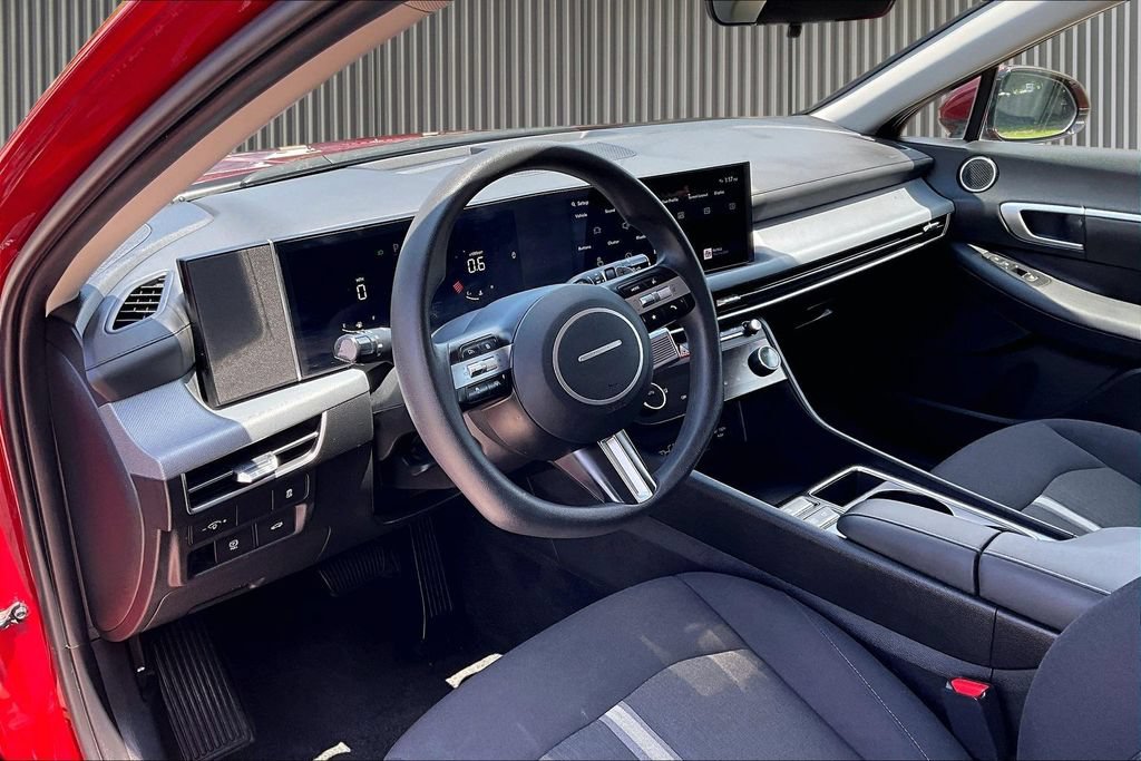 Used 2025 Hyundai Sonata SEL FWD image 14