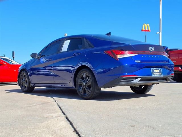 Used 2023 Hyundai Elantra SEL w/ Winter Weather Package FWD image 6