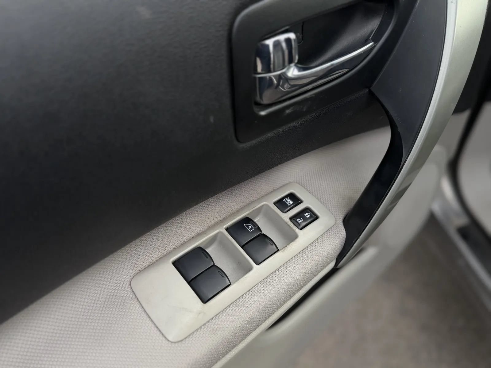 Used 2011 Nissan Rogue S AWD/4WD image 19