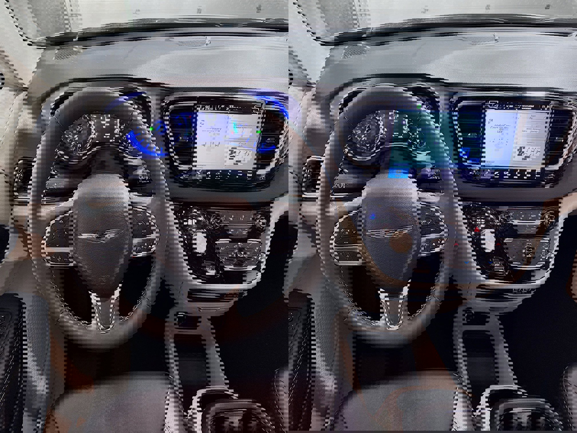 Used 2024 Chrysler Pacifica Touring-L image 24