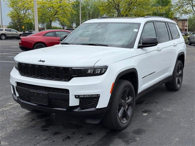 New 2025 Jeep Grand Cherokee L Limited w/ Black Appearance Package image 10