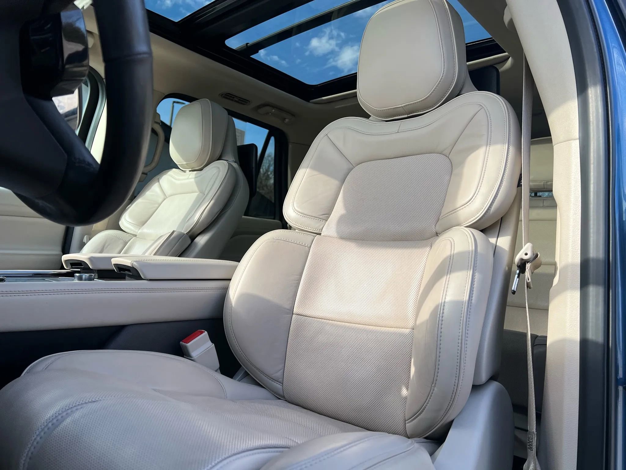 Used 2019 Lincoln Navigator L Reserve w/ Cargo Package image 16