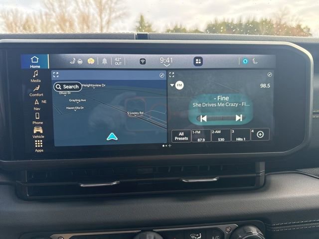 Used 2024 Jeep Wrangler Sahara w/ Technology Group AWD/4WD image 10