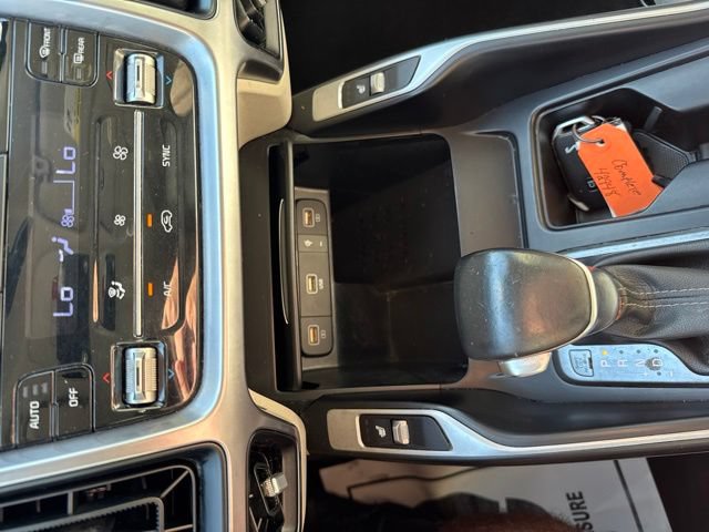 Used 2023 Kia Sorento S w/ Panoramic Sunroof Package FWD image 25