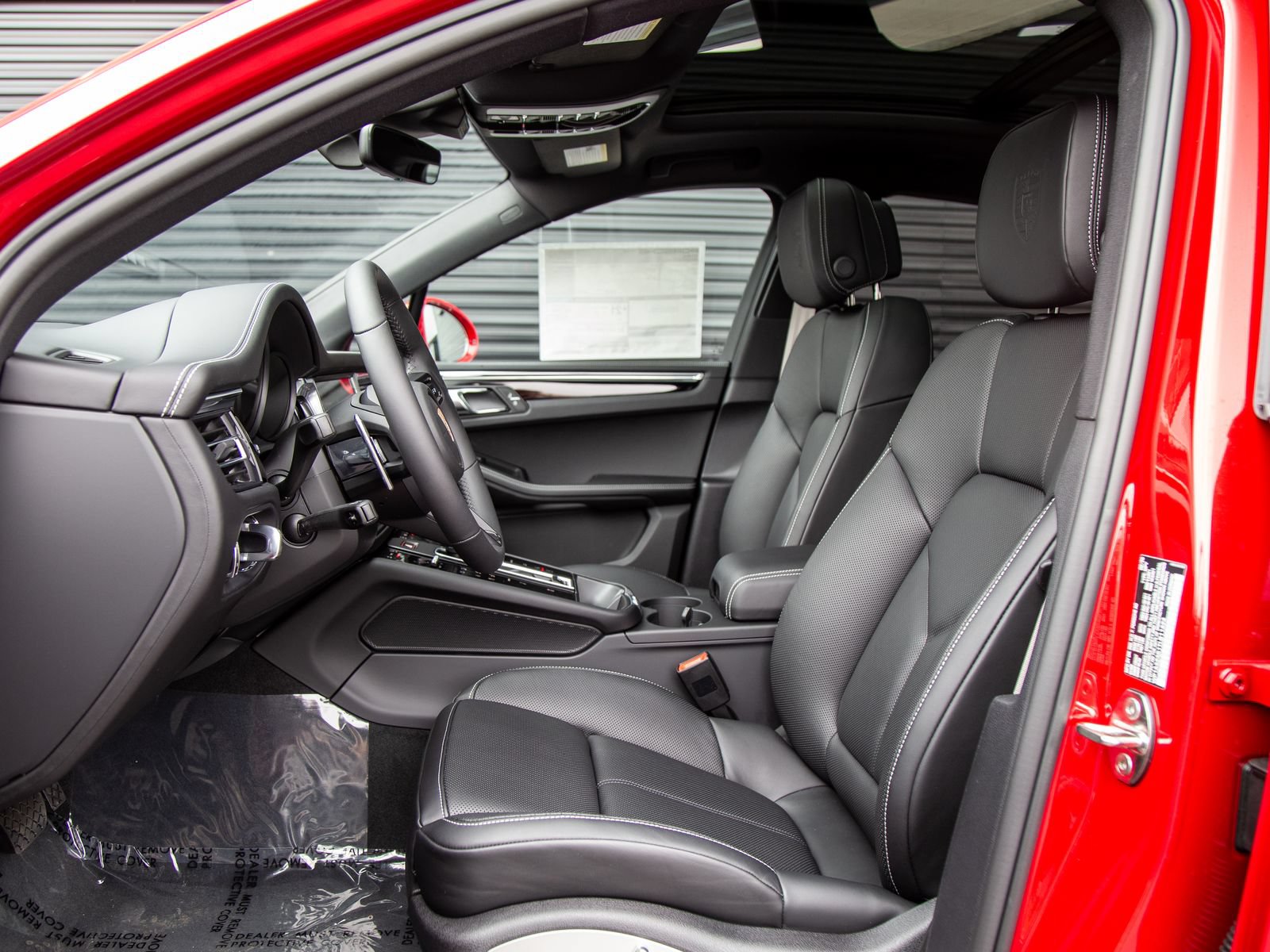New 2026 Porsche Macan AWD/4WD image 5