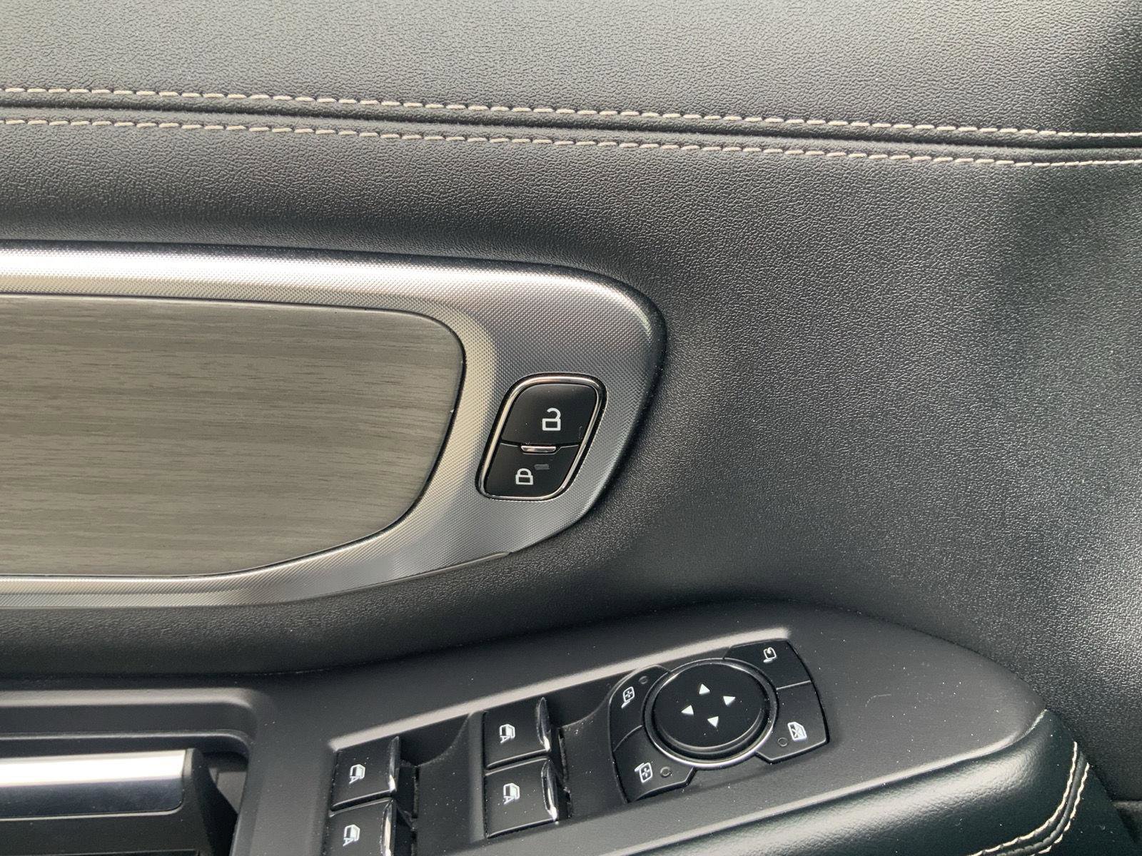 Used 2025 Ford Expedition Platinum image 27