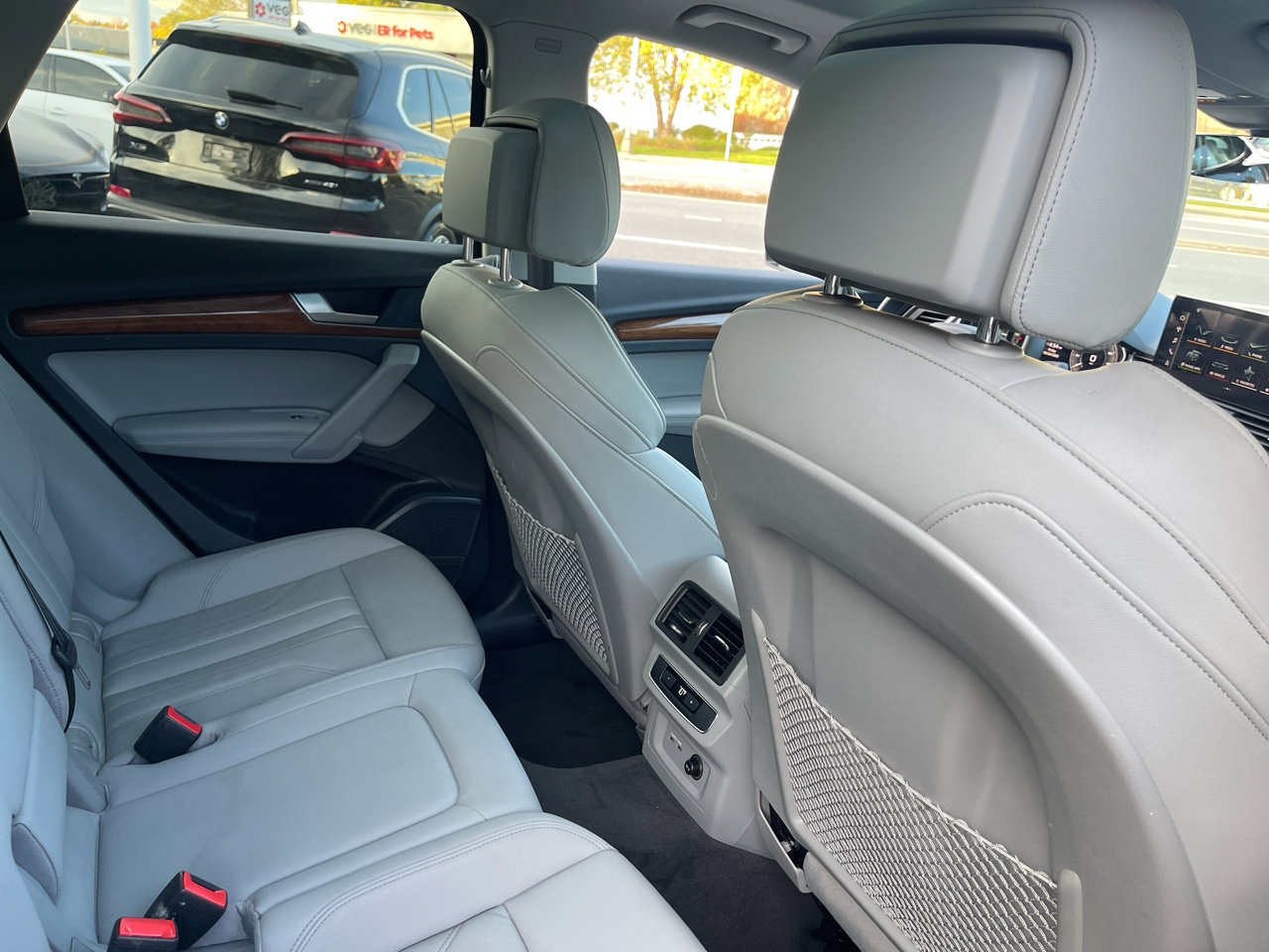 Used 2022 Audi Q5 e Premium Plus w/ Premium Plus Package image 38