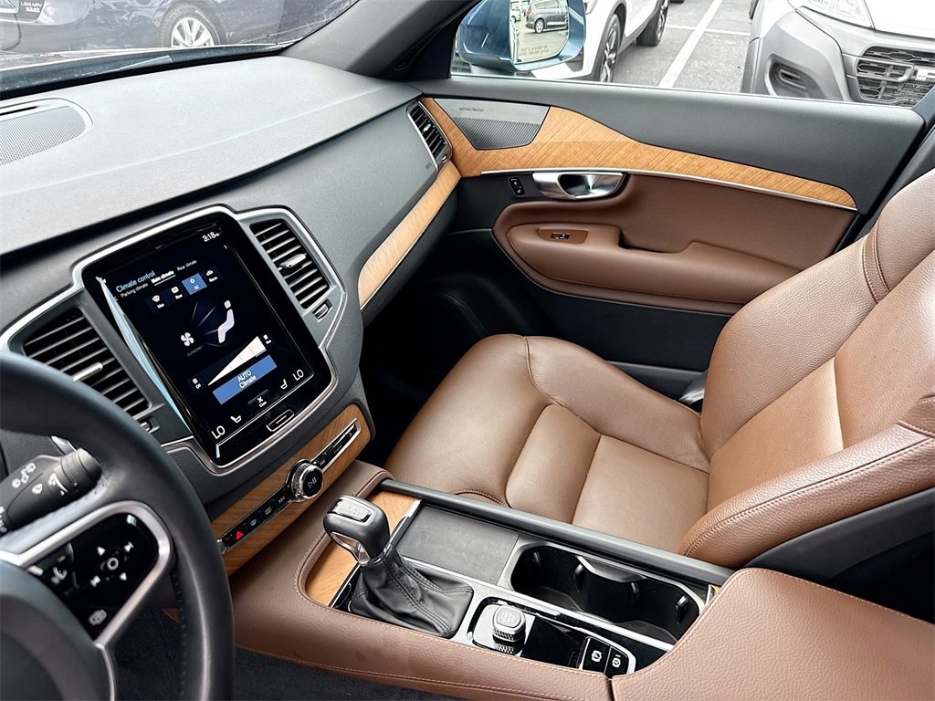 Used 2022 Volvo XC90 T6 Momentum image 26