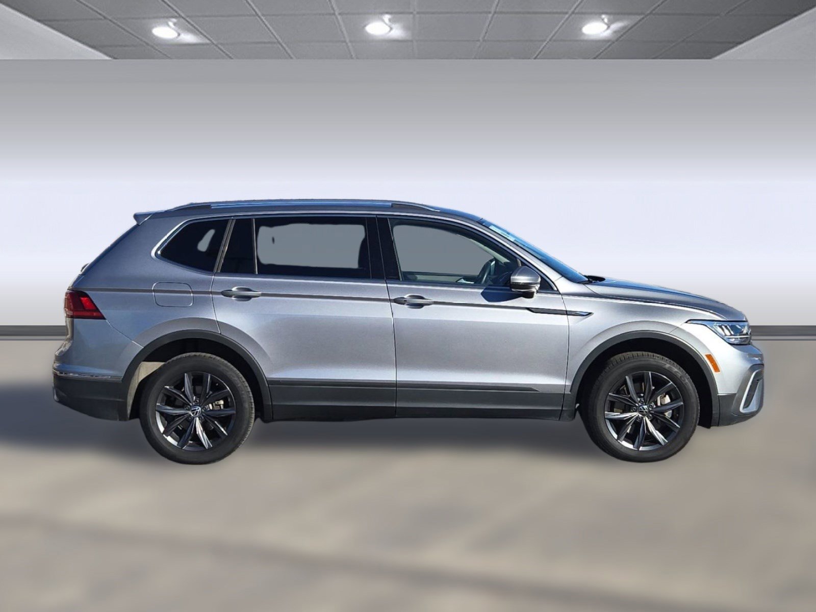 Used 2022 Volkswagen Tiguan SE image 7