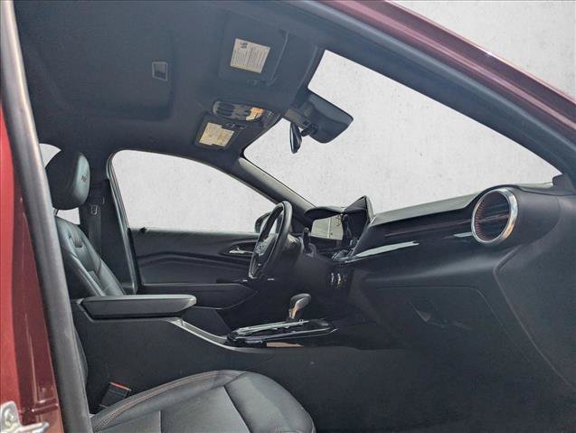 Used 2025 Chevrolet Trax RS w/ Sunroof Package FWD image 15