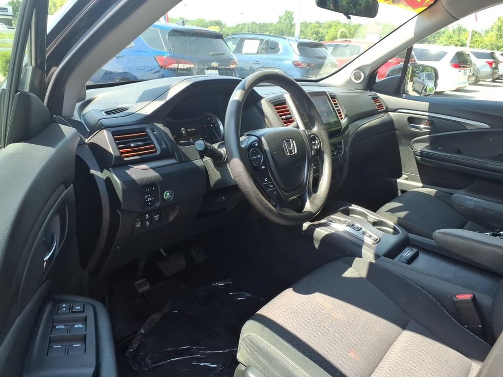 Used 2020 Honda Ridgeline Sport image 6