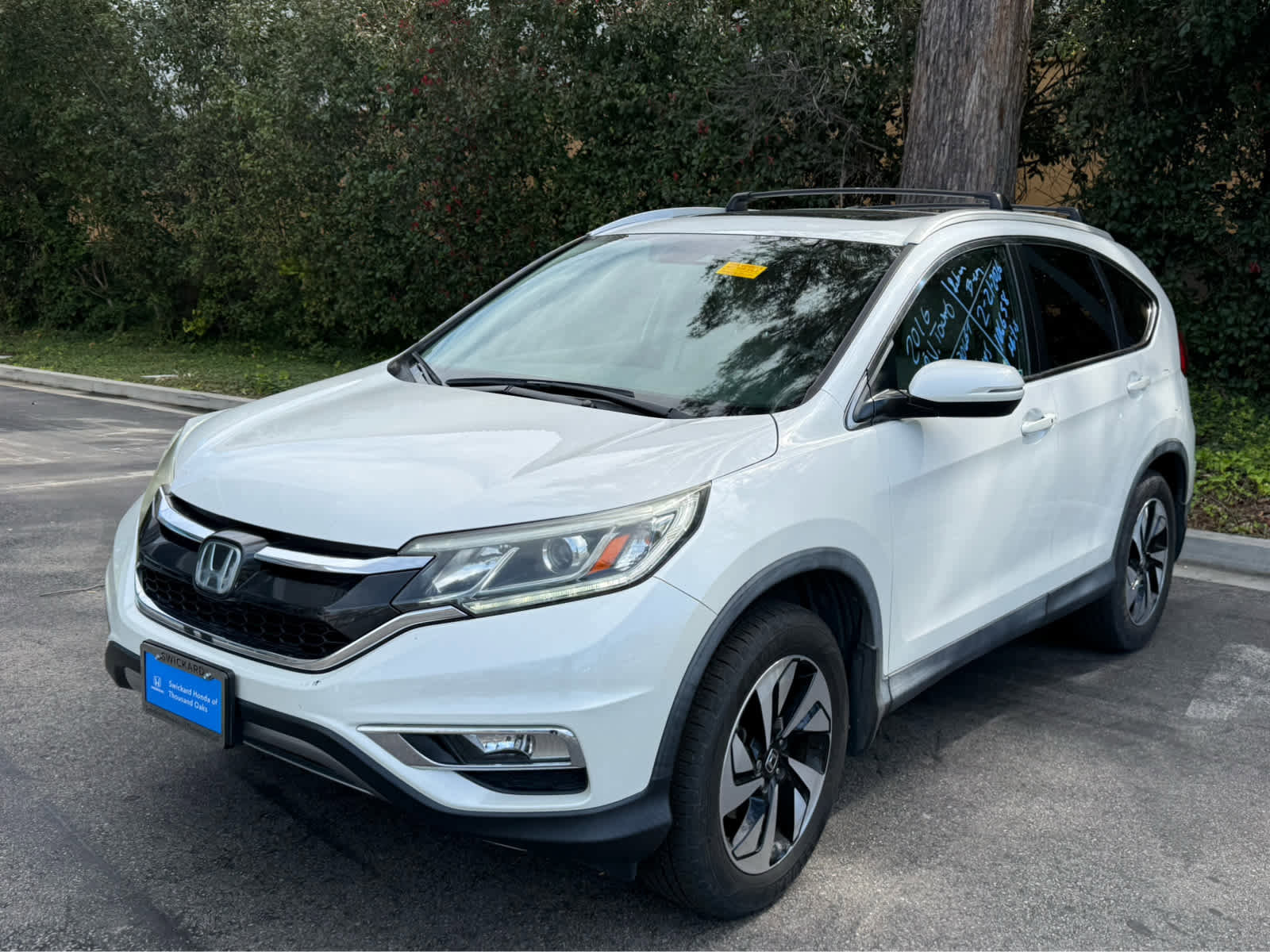 Used 2016 Honda CR-V Touring image 2