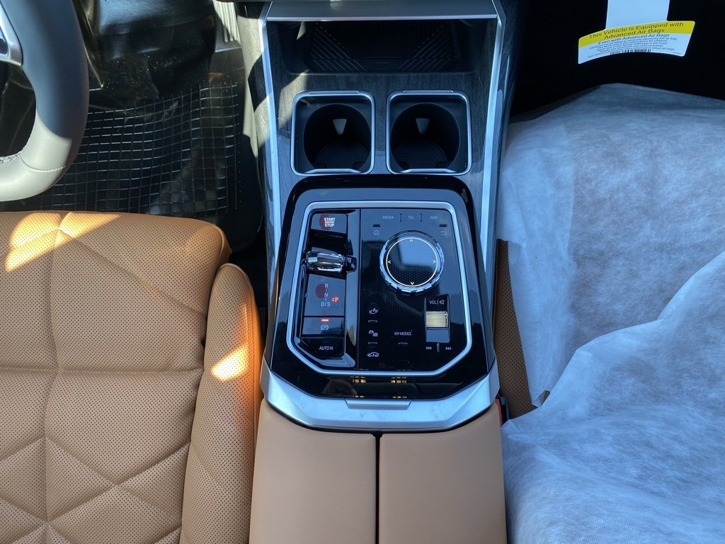 New 2026 BMW 740i xDrive w/ Premium Package image 12