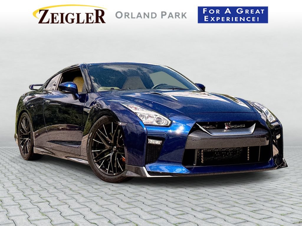 Used 2017 Nissan GT-R Premium w/ Premium Interior Package AWD/4WD image 1
