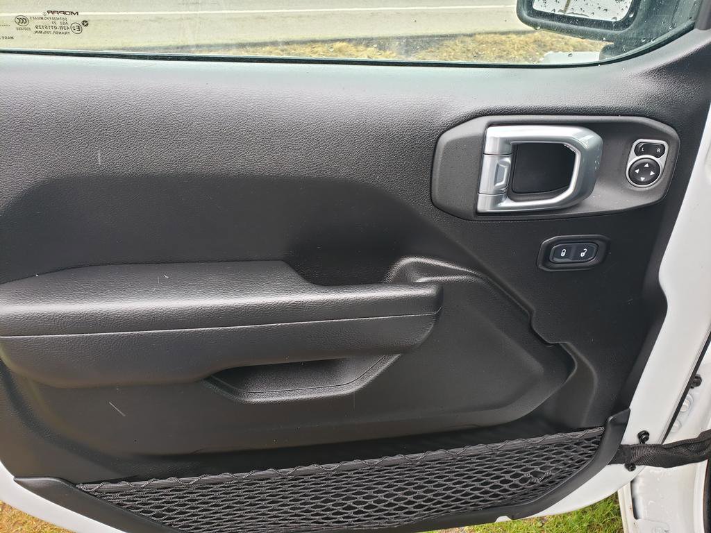 Used 2023 Jeep Wrangler Unlimited Sport image 11