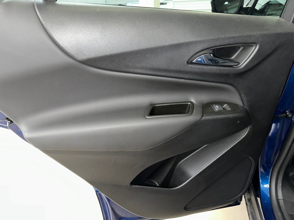 Used 2022 Chevrolet Equinox LT w/ LPO, Floor Liner Package image 16