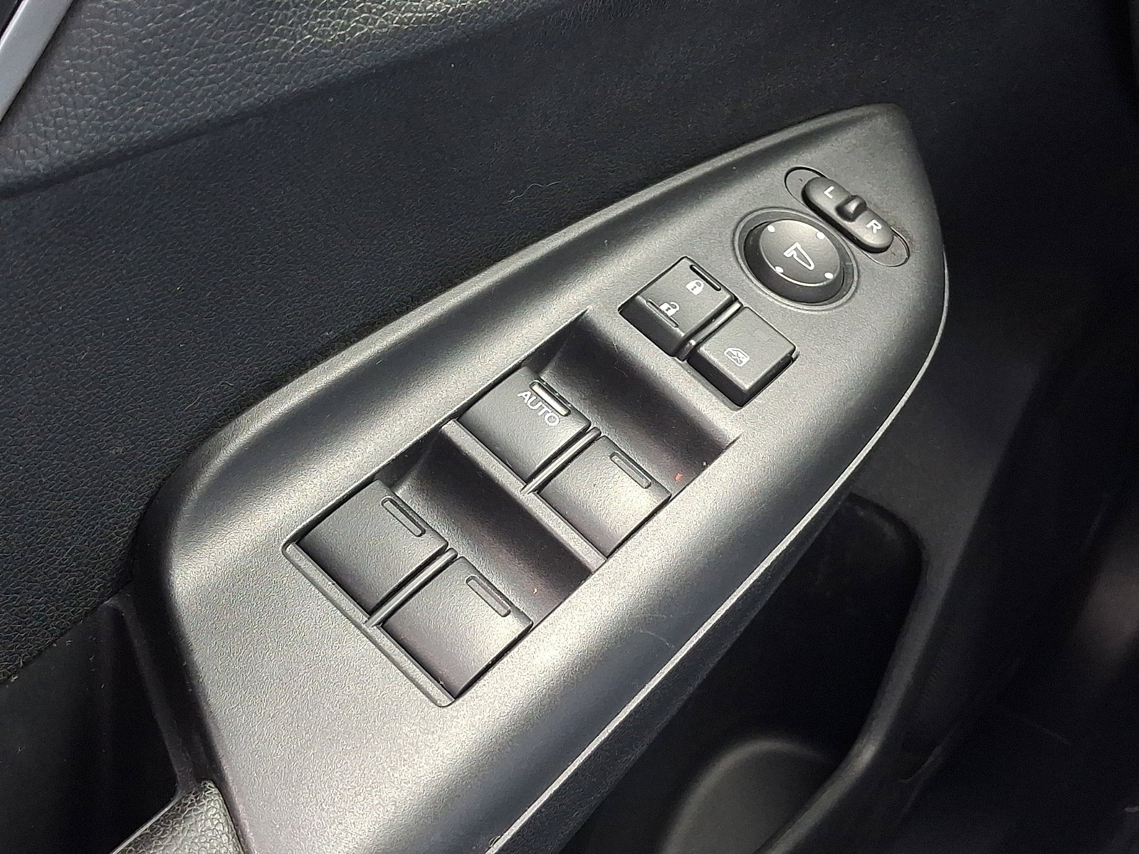 Used 2015 Honda Fit EX image 25