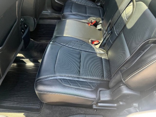 Used 2018 Ford Explorer Platinum image 45