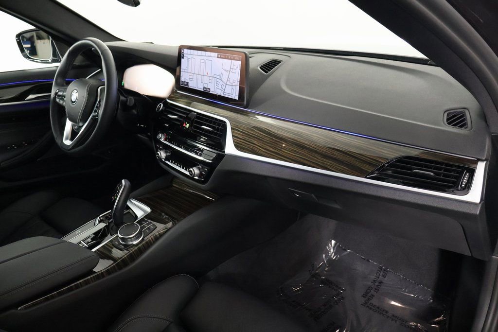 Used 2023 BMW 540i 540i w/ Premium Package image 9