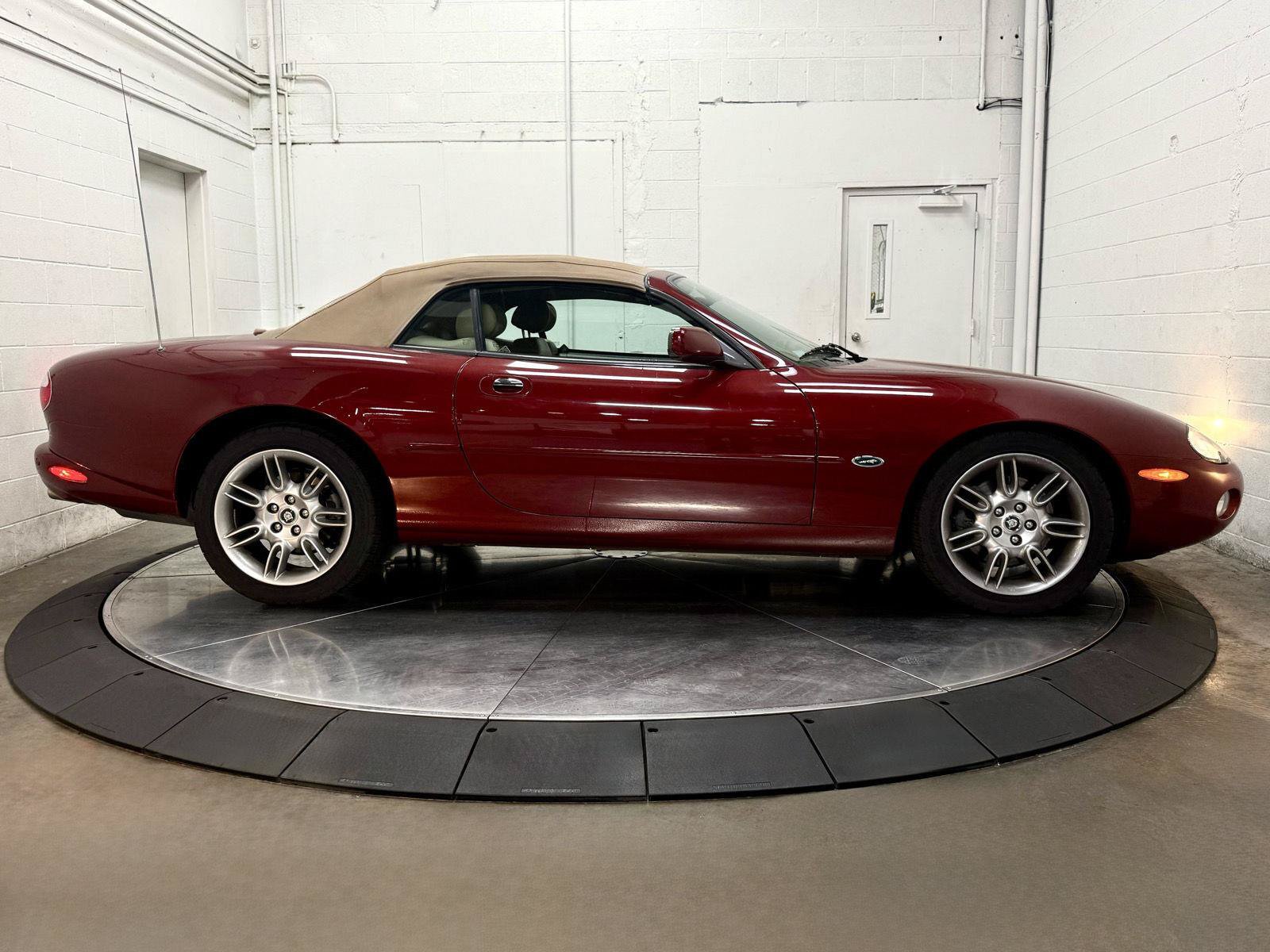 Used 2001 Jaguar XK8 Convertible RWD image 15