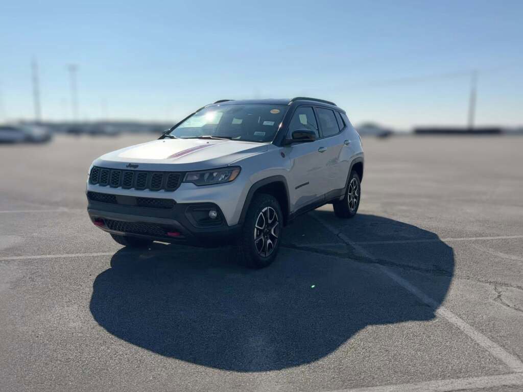 New 2026 Jeep Compass Trailhawk image 3