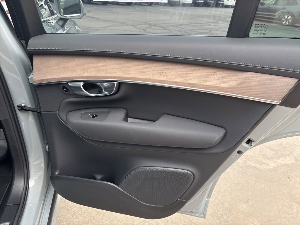 Certified 2025 Volvo XC90 B5 Plus AWD/4WD image 42