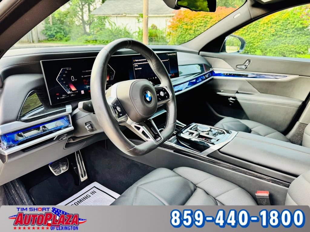 Used 2025 BMW 740i xDrive w/ Premium Package AWD/4WD image 3