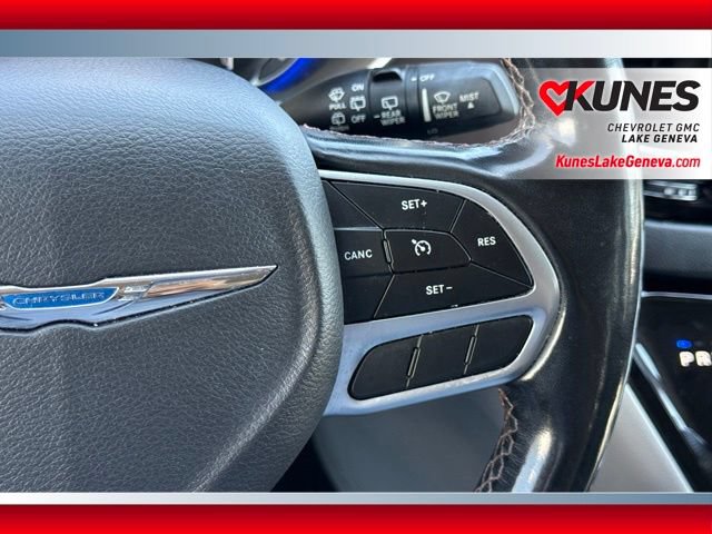 Used 2019 Chrysler Pacifica Touring-L FWD image 38