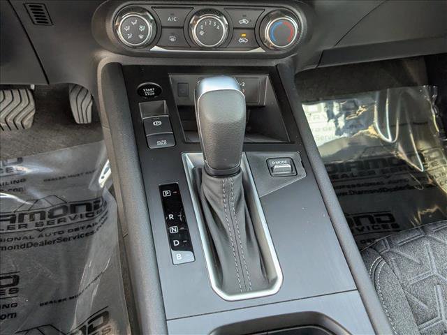 Used 2025 Nissan Kicks SV w/ Charging Package image 20