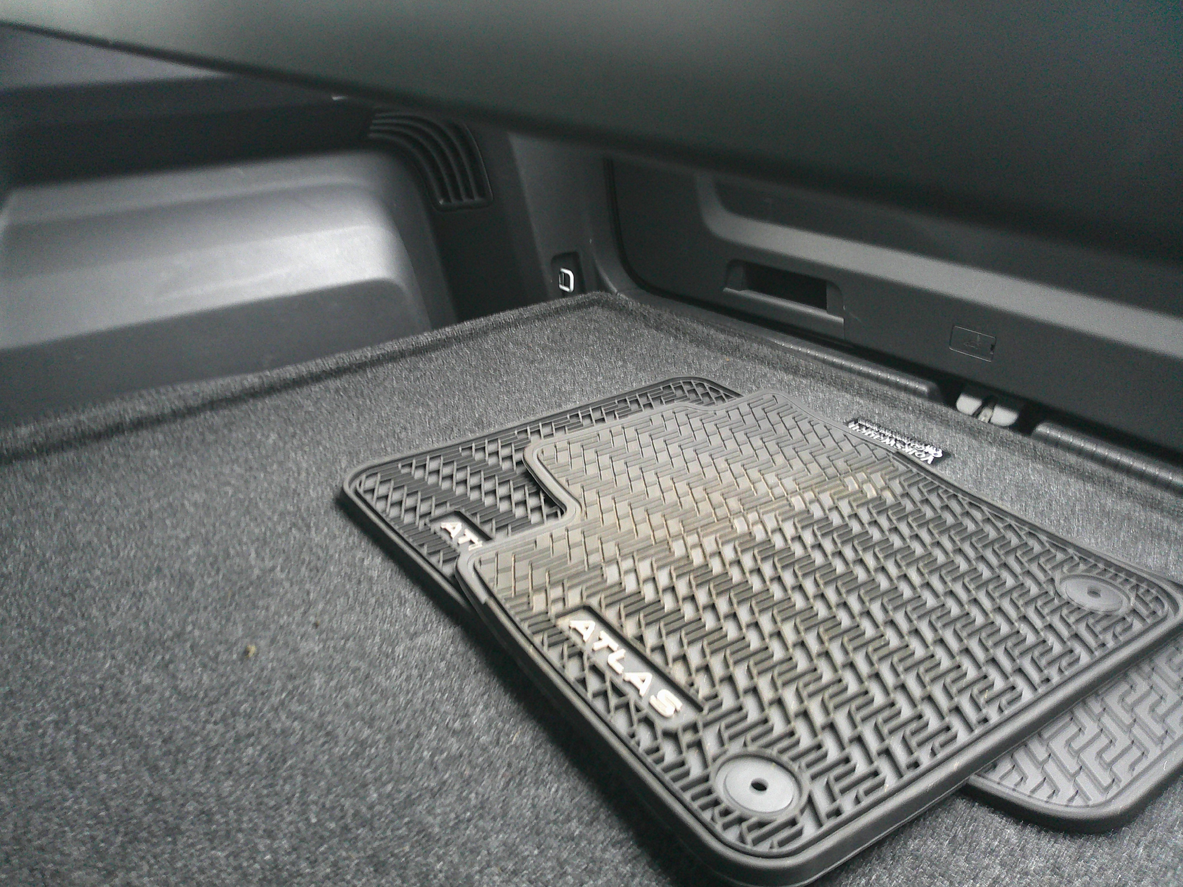 Used 2020 Volkswagen Atlas Cross Sport SEL Premium image 29