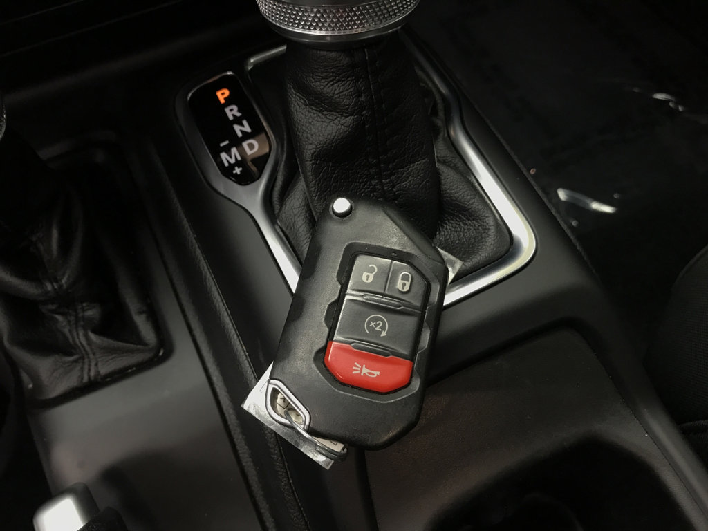 Used 2021 Jeep Gladiator Willys image 13