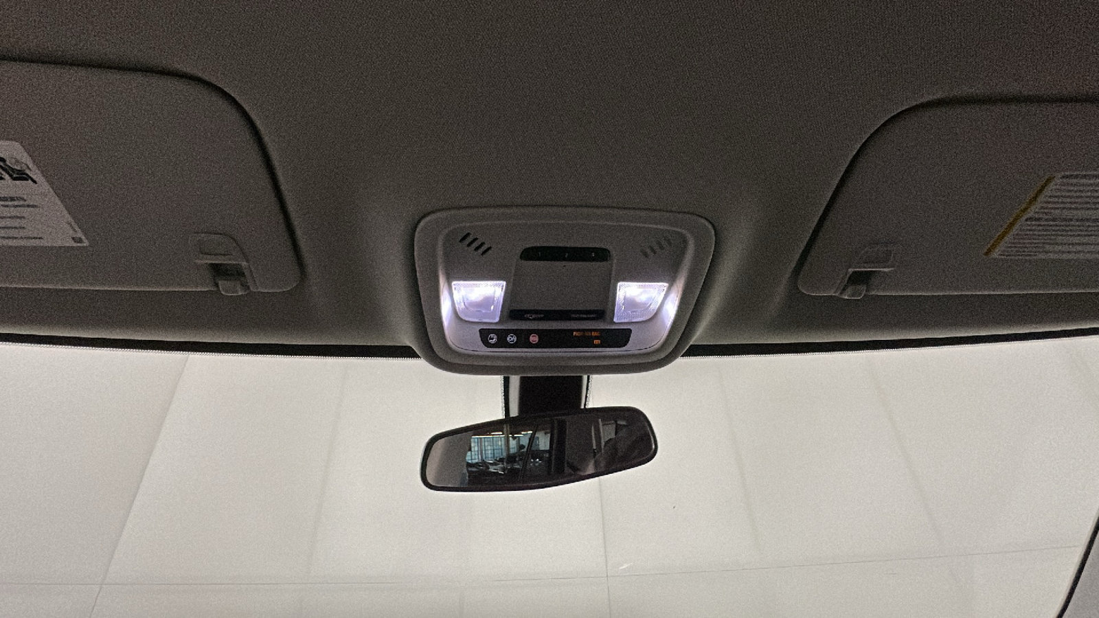 Used 2018 Chevrolet Traverse LT FWD image 32