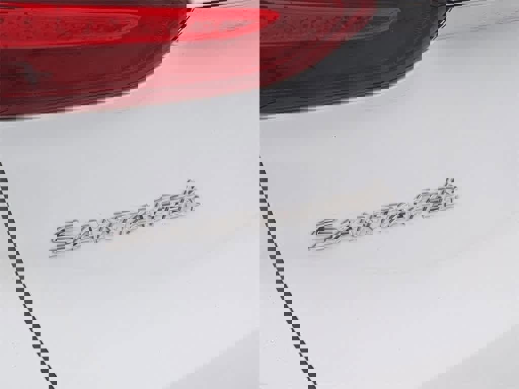 Used 2019 Hyundai Santa Fe Limited image 12