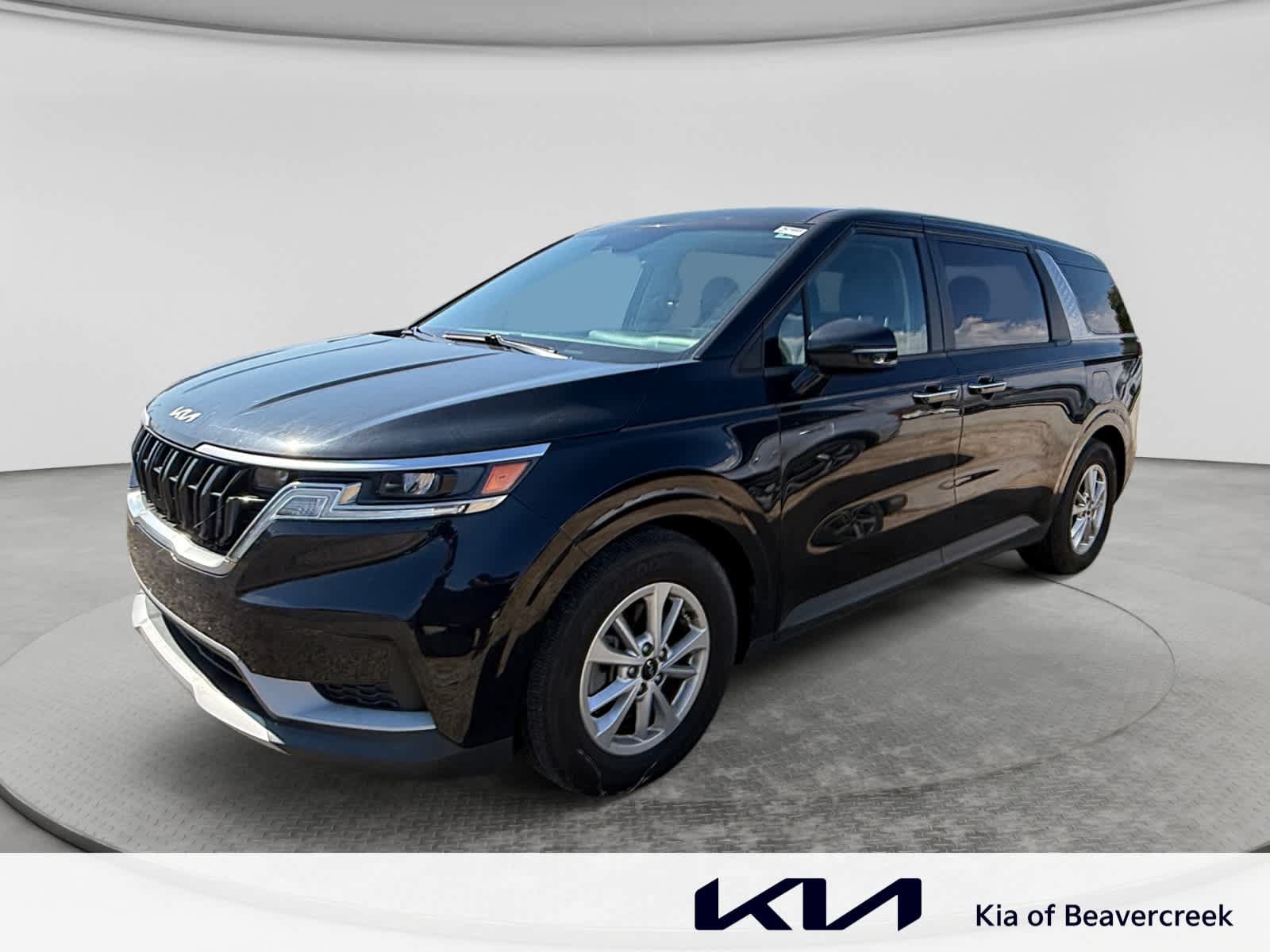 Used 2023 Kia Carnival LX FWD image 1