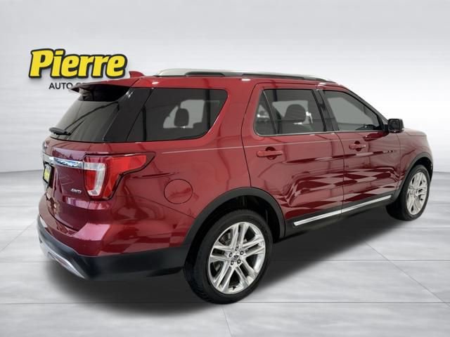 Used 2017 Ford Explorer XLT w/ Equipment Group 202A image 7
