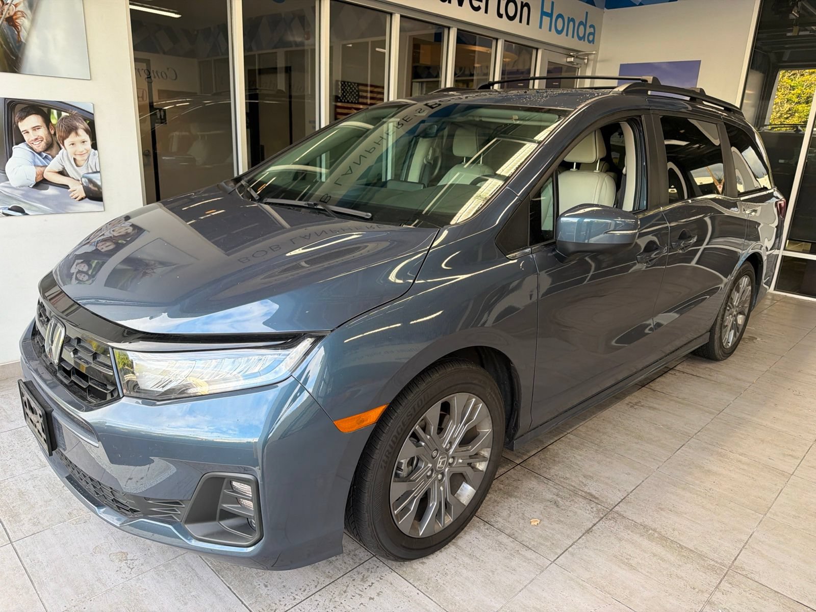 Used 2025 Honda Odyssey Touring video 1