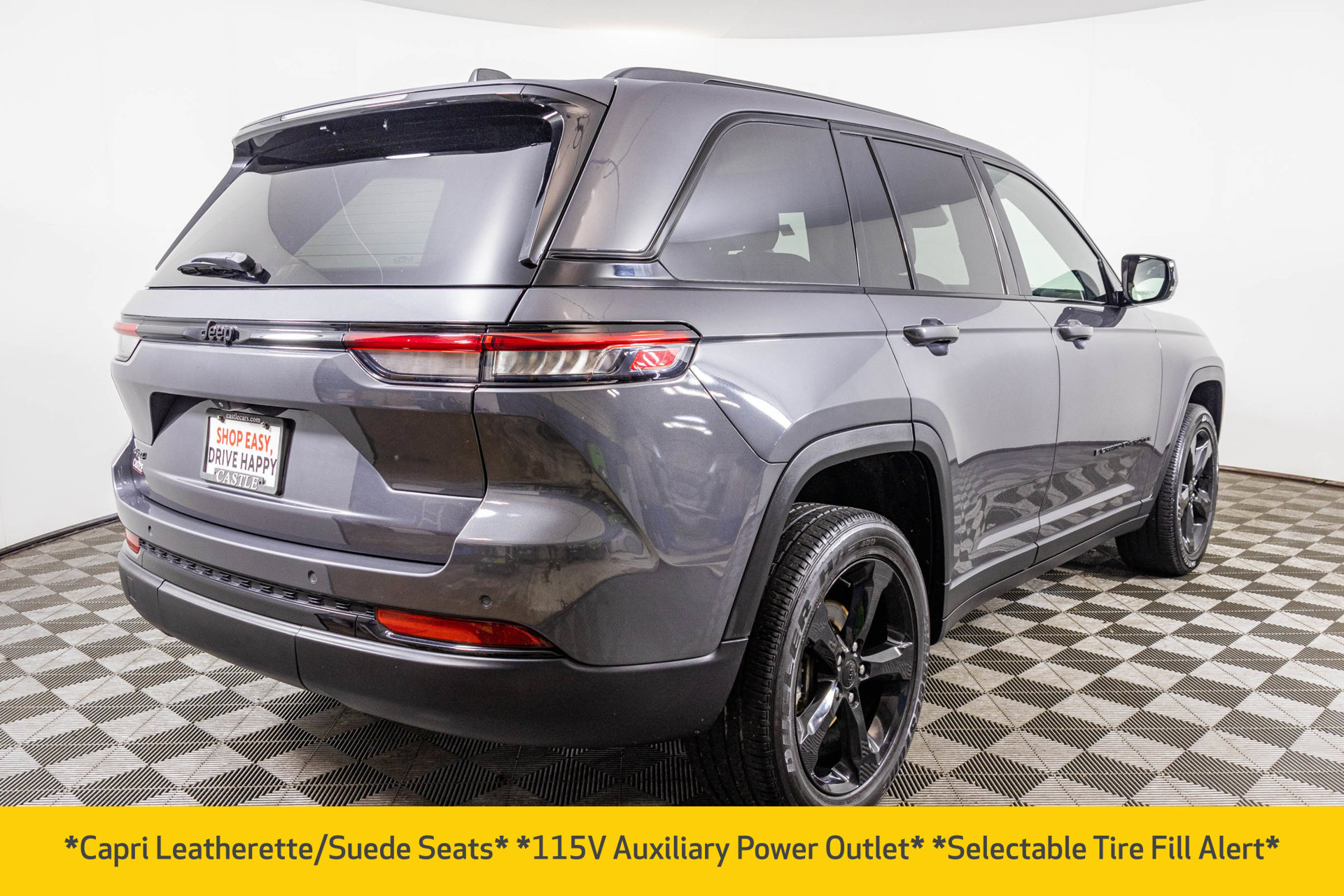Used 2024 Jeep Grand Cherokee Laredo AWD/4WD image 18